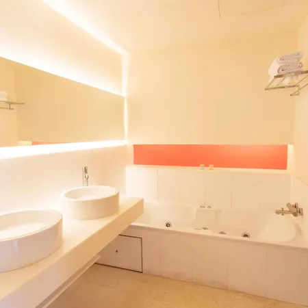 Maitreya * סון באו