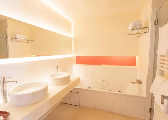 Maitreya * סון באו