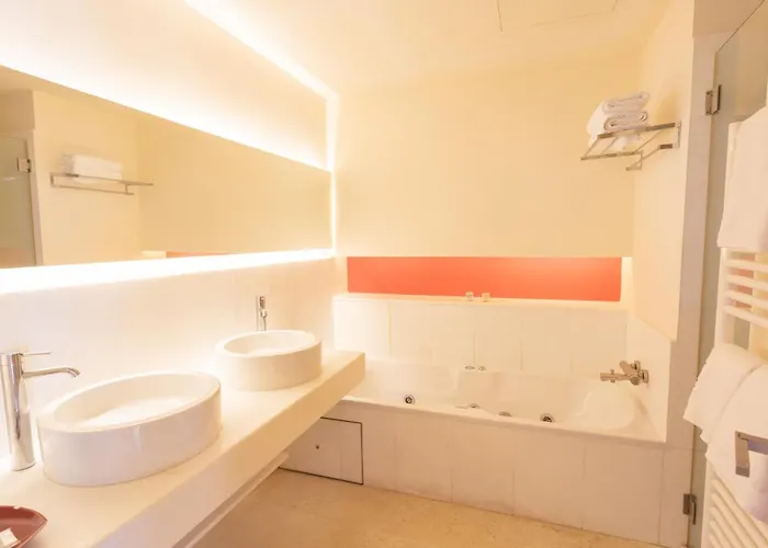 Maitreya Villa Son Bou